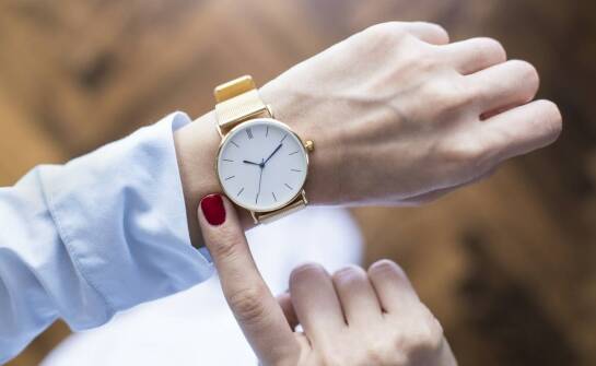 Zastosowanie złota w produkcji zegarków: estetyka i trwałość