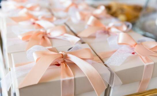 Najlepsze praktyki w projektowaniu etykiet na krówki komunijne