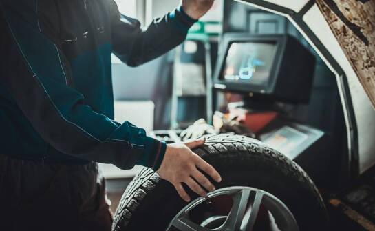 Znaczenie terminowej wymiany opon dla bezpieczeństwa i komfortu jazdy