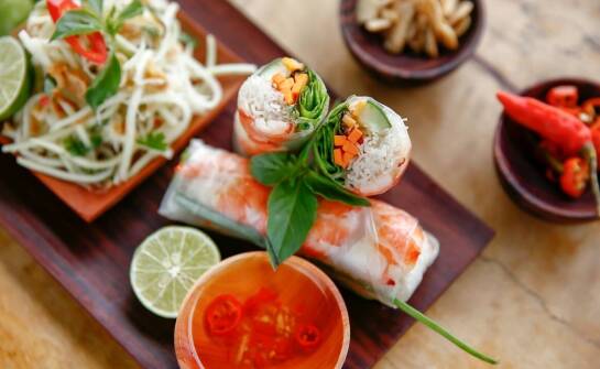 Jakie są najpopularniejsze dania, które można przyrządzić z sosem vifon?