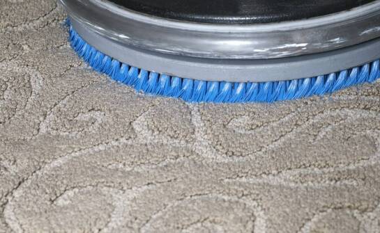 Rola płyt segmentowych w zwiększaniu efektywności sprzątania dużych powierzchni