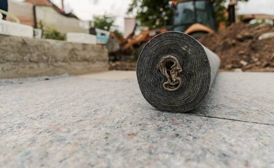 Jak unikać przepłacania za papę smołową bez utraty jakości?