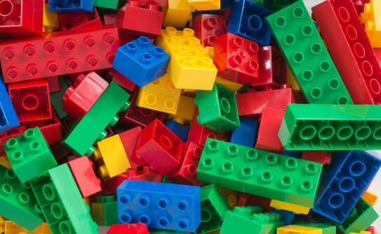 Jakie są zastosowania bloków typu „LEGO” w budownictwie infrastrukturalnym?