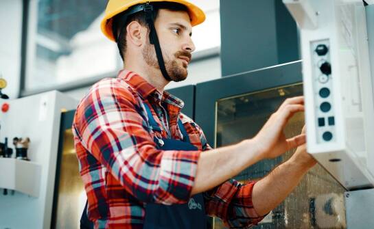 Pracownicy z Ukrainy a nowe możliwości dla rynku pracy w sektorze maszynowym