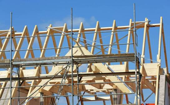 Wpływ materiału dystansów szalunkowych na środowisko i trwałość konstrukcji