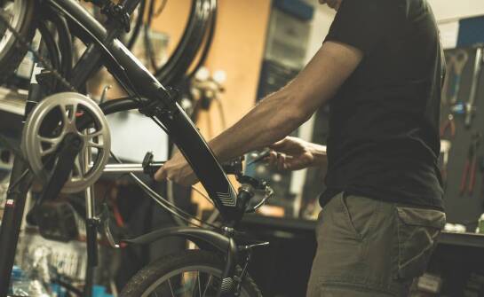 Centrowanie kół – najważniejsze informacje i etapy procesu naprawy