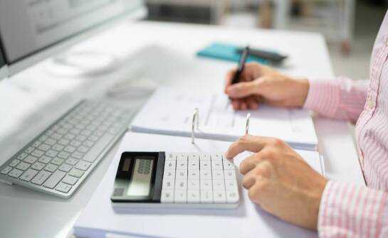 Usługi księgowe — zakres, korzyści i najważniejsze informacje o biurach rachunkowych
