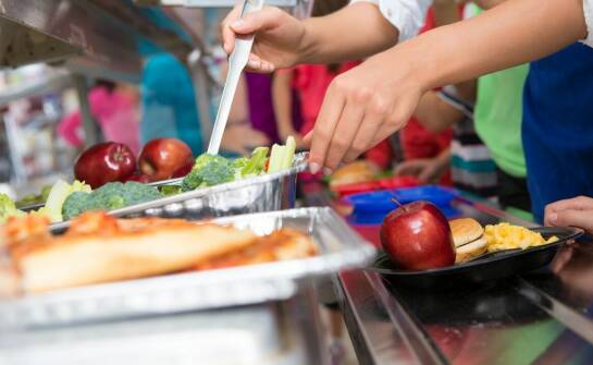 Catering szkolny – zdrowe i smaczne posiłki dla uczniów każdej szkoły