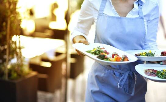 Catering na każdą okazję – praktyczne rozwiązania dla różnych wydarzeń