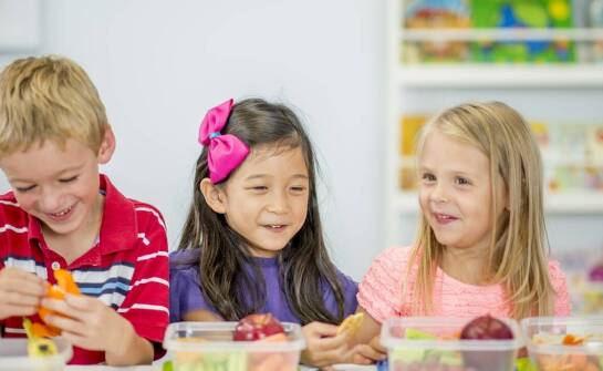 Zdrowe posiłki dla najmłodszych – catering w żywieniu przedszkolaków