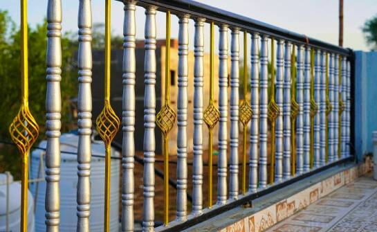 Balustrady – rodzaje, materiały i zastosowanie w nowoczesnych aranżacjach