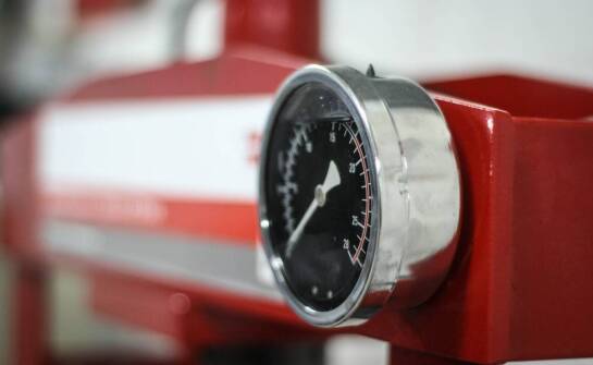 Zastosowanie hamowni stacjonarnej w badaniach silników i testach pojazdów