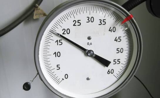 Zastosowanie i możliwości hamowni stacjonarnej w testach samochodowych