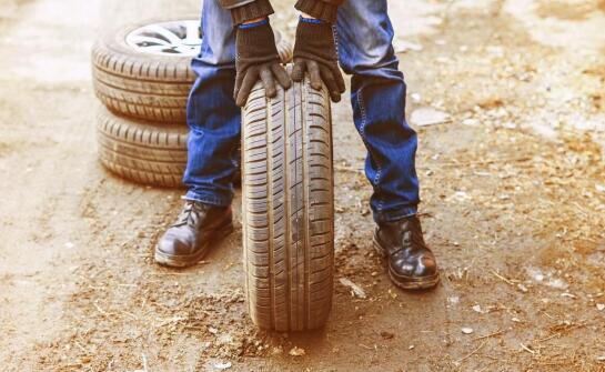 Odbiór zużytych opon – najważniejsze zasady i możliwości utylizacji