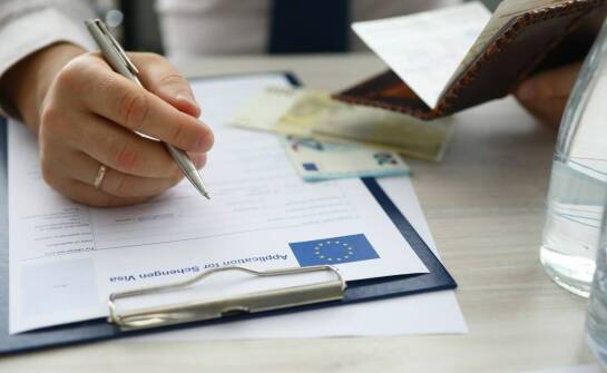 Procedury i wymagania związane z legalizacją pobytu pracowników zza granicy