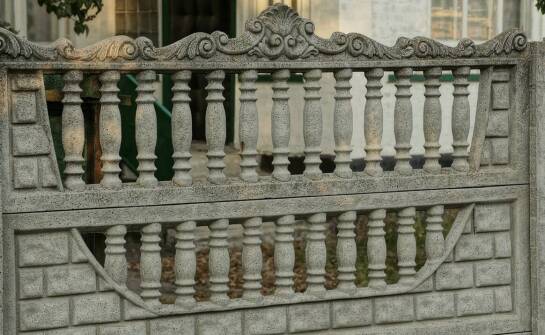 Parapety kamienne – stylowe rozwiązania do nowoczesnych i klasycznych wnętrz