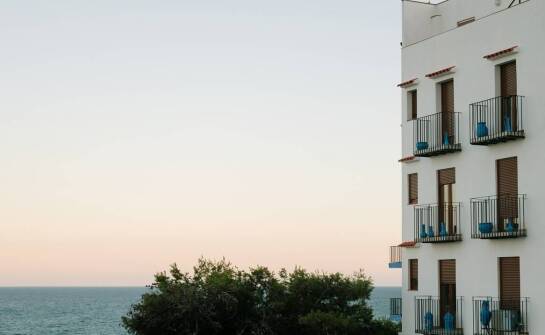 Apartamenty nad morzem – inspiracje na komfortowy wypoczynek i relaks