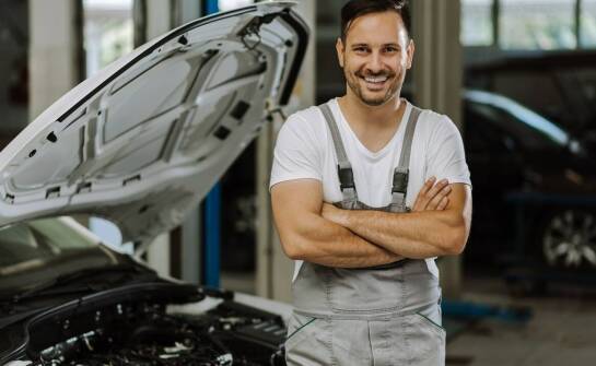 Zakres usług i najczęstsze naprawy wykonywane przez mechanika samochodowego