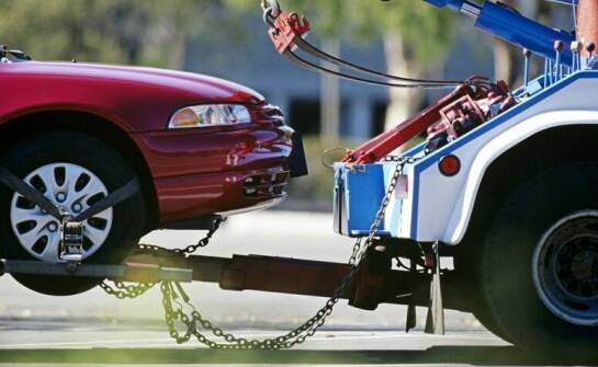 Autoholowanie – sprawdzone sposoby na bezpieczne i szybkie wsparcie na drodze