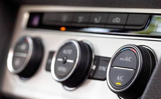 Serwisowanie klimatyzacji samochodowej – najważniejsze informacje i zasady