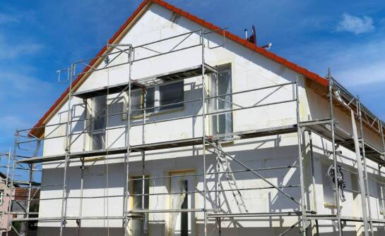 Nowoczesne trendy i sprawdzone rozwiązania w wykończeniu elewacji domu