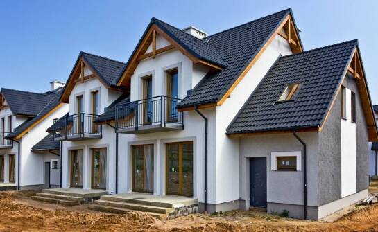 Trendy i inspiracje na elewacje domu – pomysły na nowoczesny wygląd fasady