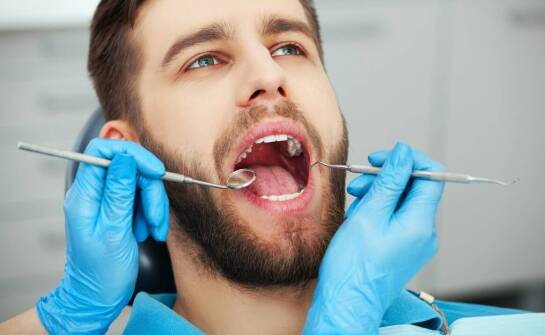 Najważniejsze zabiegi chirurgii stomatologicznej – przebieg i wskazania
