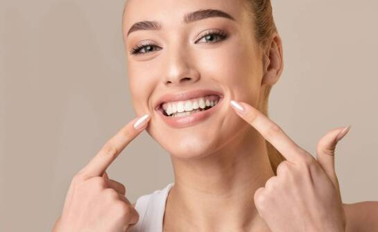 Wybielanie nakładkowe – skuteczna metoda na jasny i zdrowy uśmiech