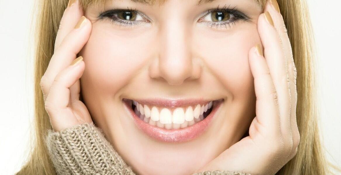 Wybielanie nakładkowe zębów – skuteczna metoda na jaśniejszy uśmiech