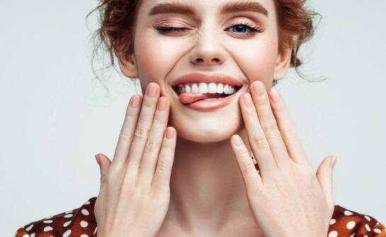 Wybielanie zębów – skuteczne metody poprawy koloru i estetyki uśmiechu