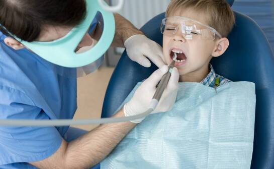 Zdrowie zębów u dzieci – najczęstsze problemy i sposoby ich zapobiegania