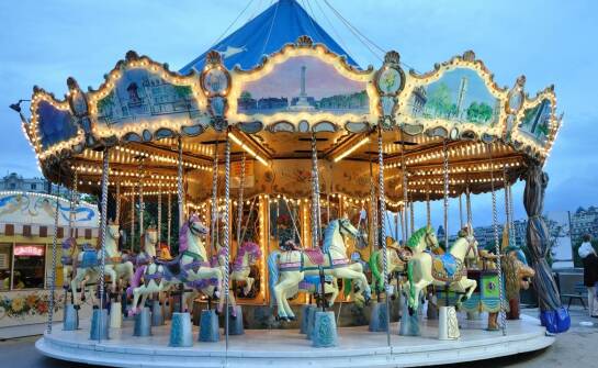 Jakie atesty bezpieczeństwa powinna posiadać karuzela dla dzieci?