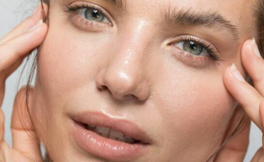 Volumetria twarzy – na czym polega modelowanie i odmładzanie owalu