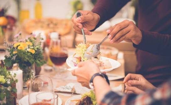 Catering okolicznościowy – rozwiązania na każdą uroczystość i wydarzenie