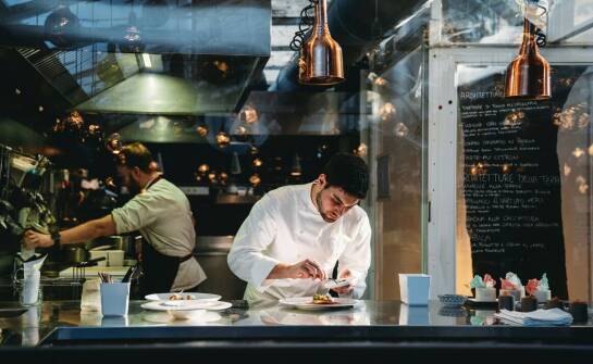 Restauracje i kuchnia – najciekawsze trendy oraz inspiracje kulinarne