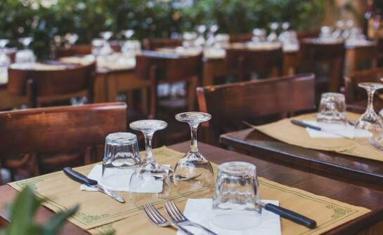 Pomysły na organizację komunii w restauracji – inspiracje i sprawdzone rozwiązania