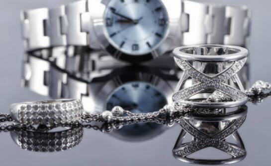 Eleganckie zegarki damskie – trendy, style i inspiracje na każdą okazję