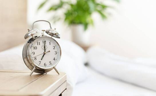 Dlaczego warto rozważyć głośny budzik?