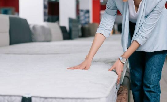 Pokrowce na materace – zastosowanie, rodzaje i korzyści użytkowania