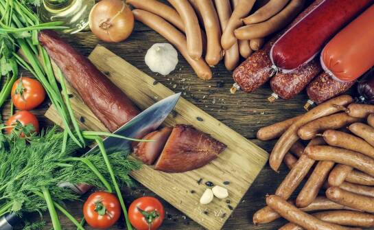 Tradycja i innowacje w branży mięsnej – przegląd rynku wędliniarskiego