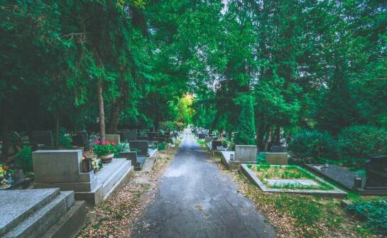 Usługi pogrzebowe – co warto wiedzieć przed organizacją ostatniego pożegnania