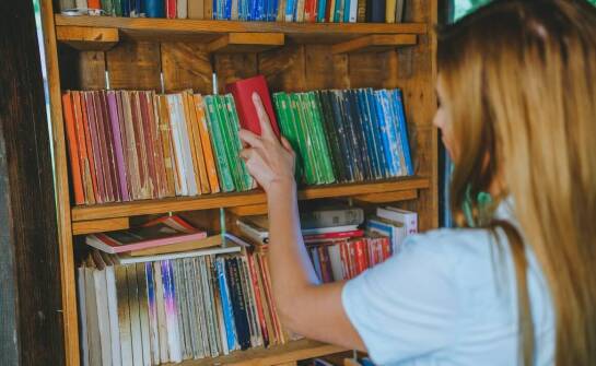 Jak wybrać biuro rachunkowe? Kluczowe aspekty współpracy z księgowością