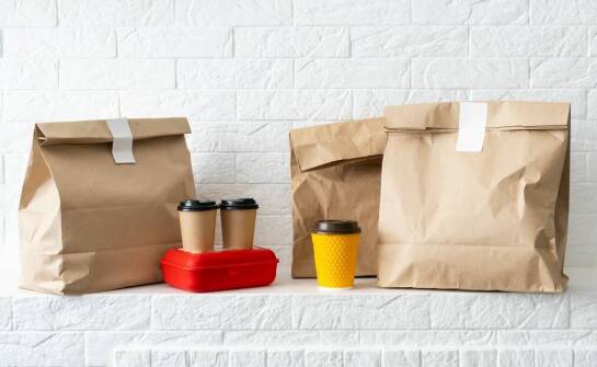 Najlepsze pomysły na szybkie i smaczne obiady na wynos dla każdego