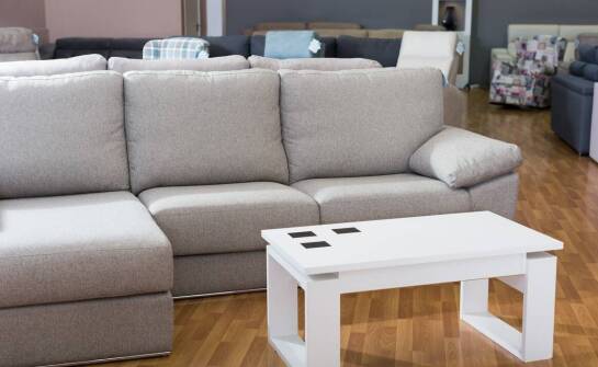 Systemy bezuchwytowe w meblach – wygoda i nowoczesny design wnętrz