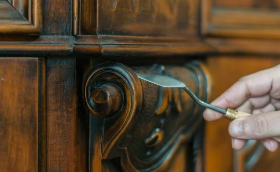 Uchwyty do mebli – najpopularniejsze style i materiały w aranżacji wnętrz