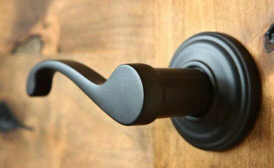 Uchwyty do mebli – inspiracje i pomysły na stylowe wykończenie wnętrz