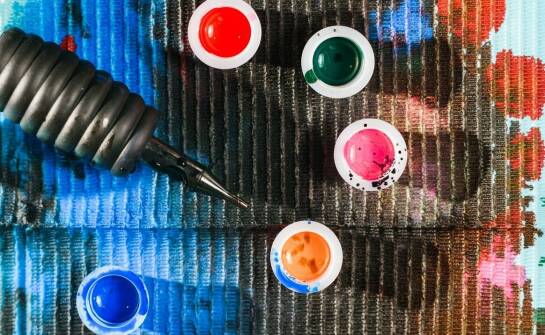 Lakierowanie na mokro – zastosowania, zalety i etapy procesu technologicznego