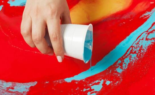 Lakierowanie na mokro – etapy, zalety i zastosowanie tej metody