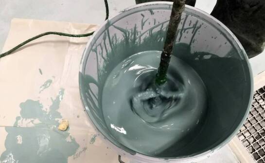 Techniki malowania mokrego – inspiracje i zastosowania w aranżacji wnętrz