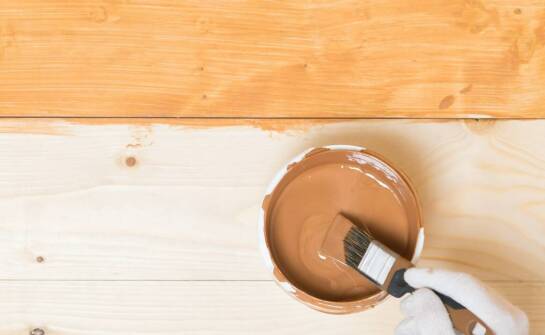 Lakierowanie mebli – odświeżanie wyposażenia i ochrona powierzchni